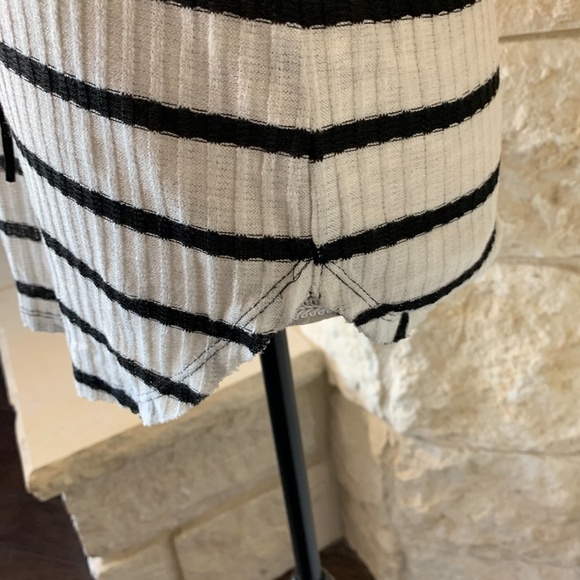 NWT Ribbed striped lace up front Tee T-shirt Top - Picture 4 of 5